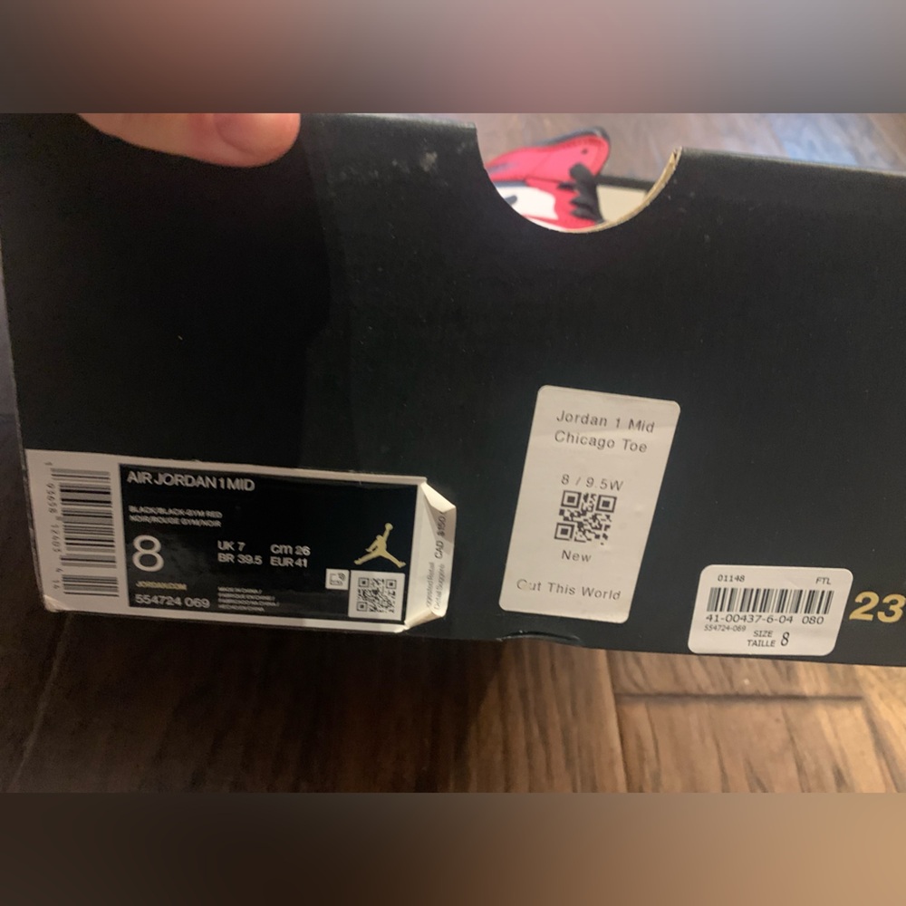 Air Jordan Mid Shoe - Picture 2 of 3